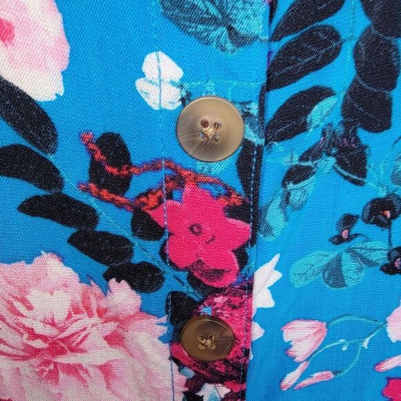 Torrid Rayon Slub Button-Front Flutter Sleeve Top 00 (m/l) - Picture 7 of 7